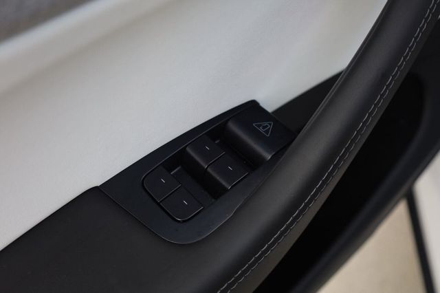 2026 Tesla Model Y Premium - 23055207 - 36
