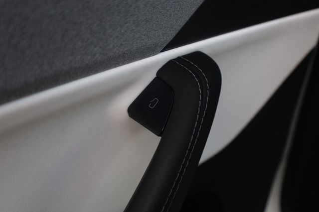 2026 Tesla Model Y Premium - 23055207 - 37