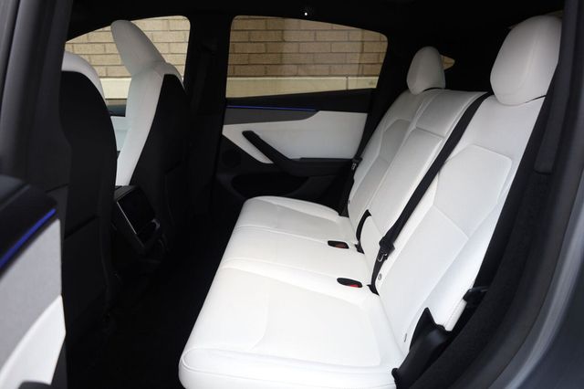 2026 Tesla Model Y Premium - 23092843 - 21