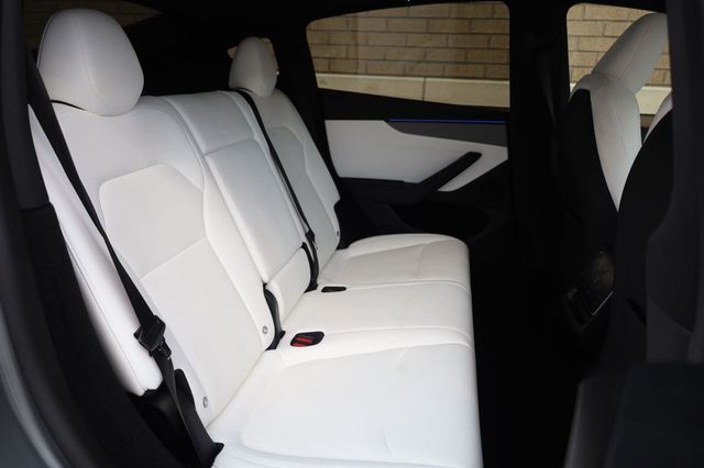 2026 Tesla Model Y Premium - 23092843 - 24