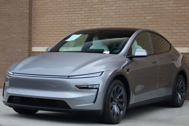2026 Tesla Model Y Premium - 23092843 - 4