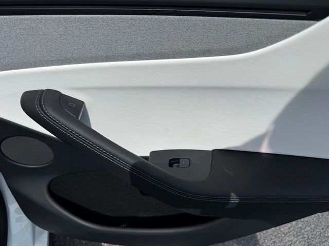 2026 Tesla Model Y Premium AWD - 23041181 - 28