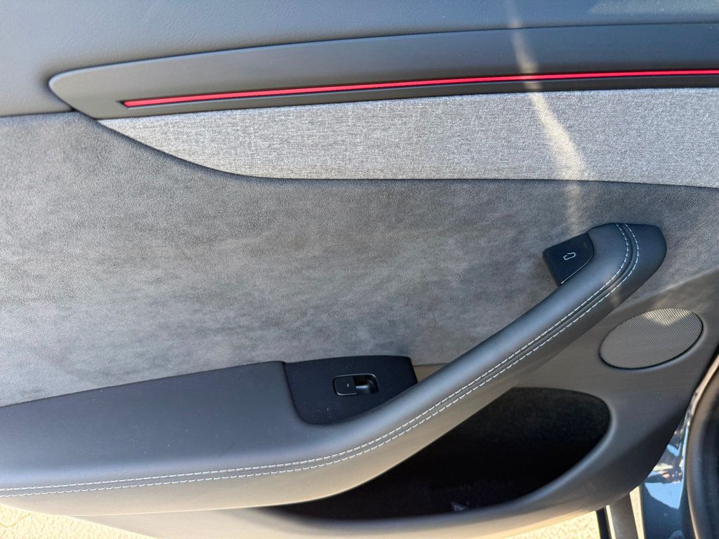 2026 Tesla Model Y Premium RWD - 22963691 - 24