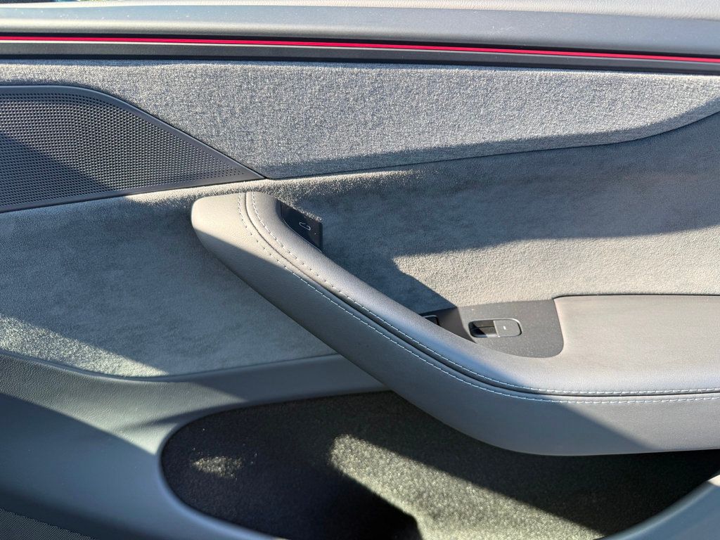 2026 Tesla Model Y Premium RWD - 22963691 - 32