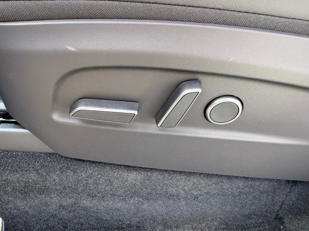 2026 Tesla Model Y **PREMIUM RWD** - 23031241 - 10