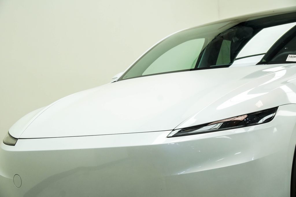 Tesla Model Y photo 2
