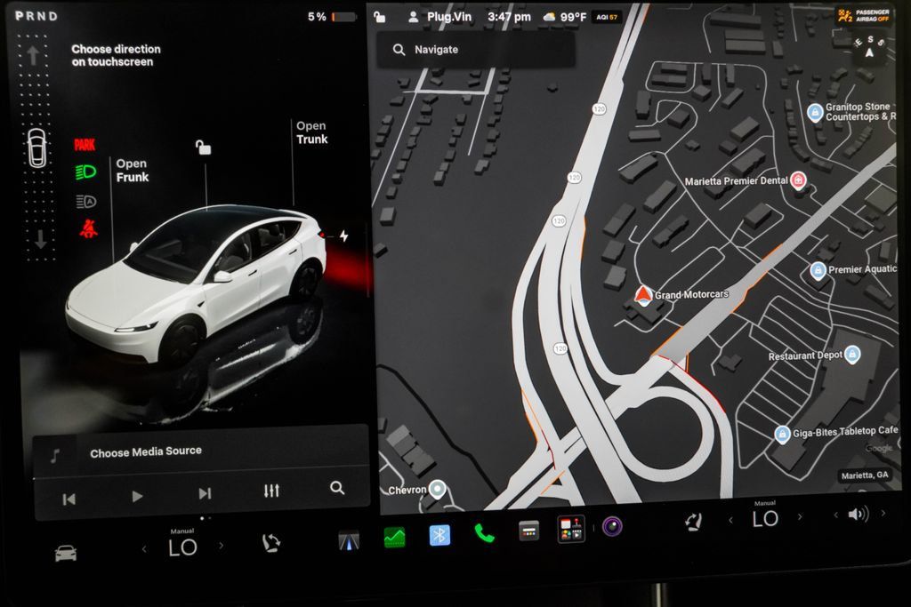 Tesla Model Y photo 28