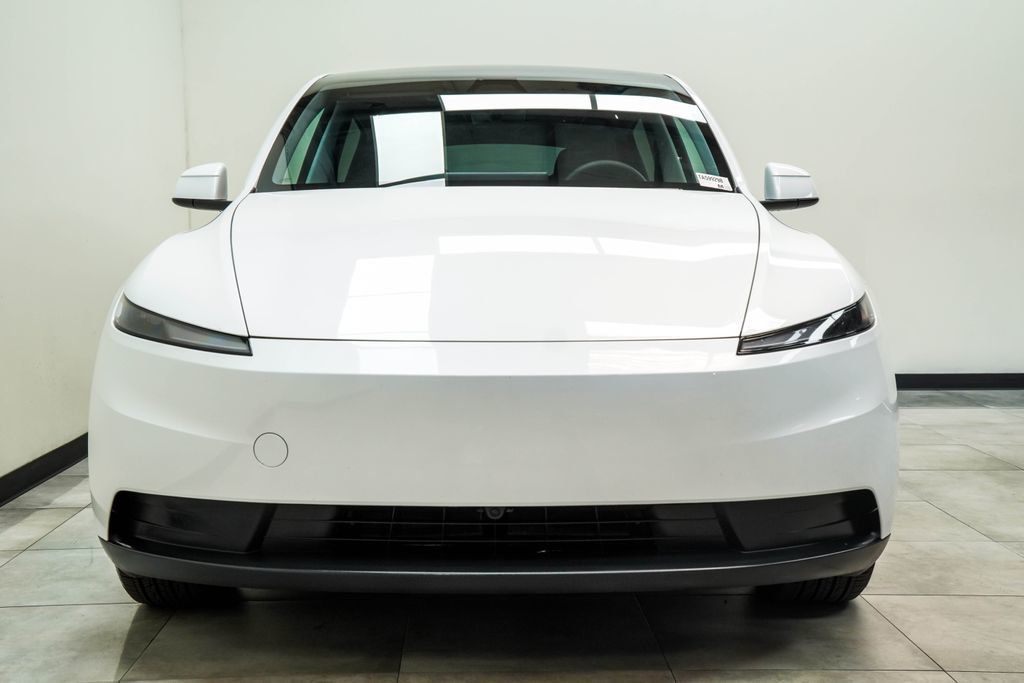 Tesla Model Y photo 5