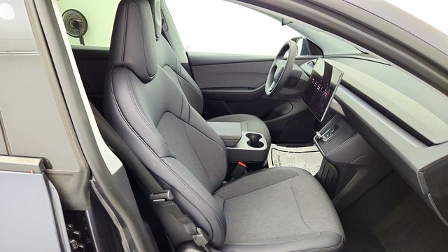 2026 Tesla Model Y RWD - 23079670 - 27