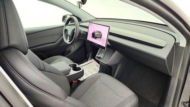 2026 Tesla Model Y RWD - 23079670 - 28