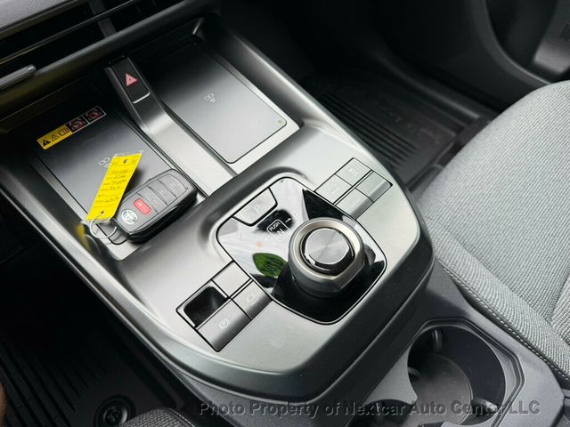 2026 Toyota bZ XLE Plus FWD - 23030216 - 19