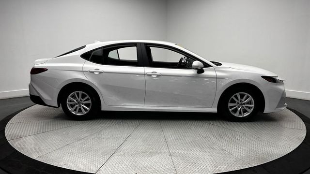 2026 Toyota Camry LE - 23028950 - 32