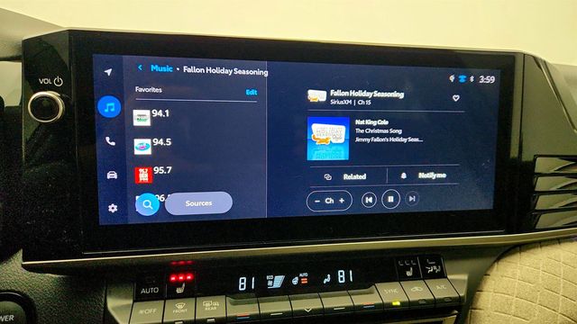 2026 Toyota Camry XLE with Panoramic Glass Roof - 22963599 - 18