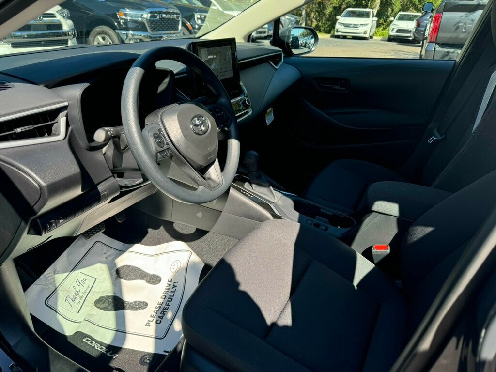 2026 Toyota Corolla LE photo 3