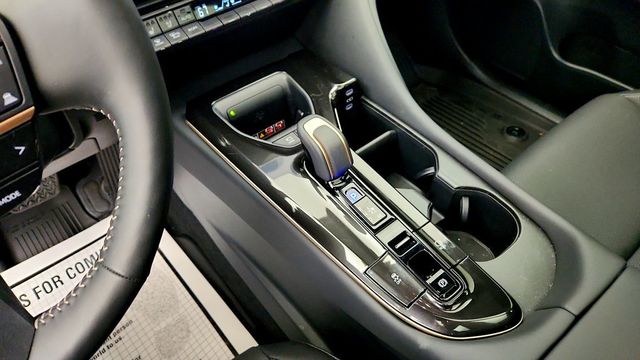 2026 Toyota Crown Platinum AWD w/ Bi-Tone Paint & Illumination Package - 23099896 - 17