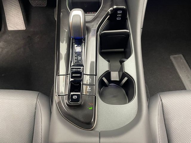 2026 Toyota Crown Signia XLE AWD - 23001583 - 28