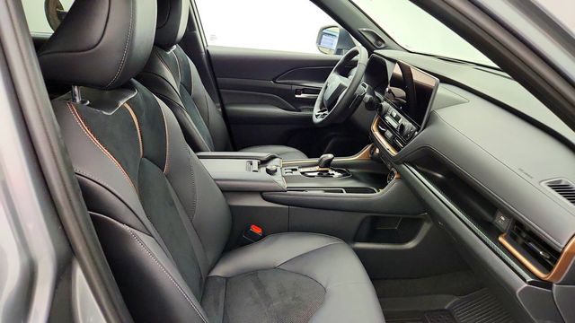 2026 Toyota Grand Highlander Hybrid MAX Platinum AWD w/ Tow Hitch - 23102241 - 24