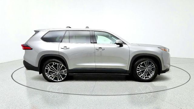 2026 Toyota Grand Highlander Hybrid MAX Platinum AWD w/ Tow Hitch - 23102241 - 3