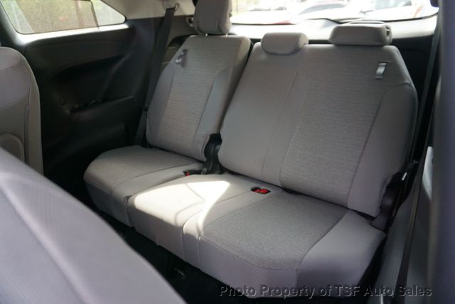 2026 Toyota Sienna LE FWD 8-Passenger - 23018440 - 14
