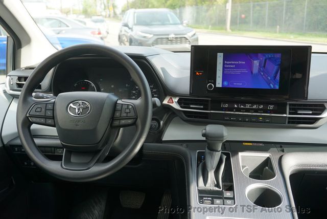 2026 Toyota Sienna LE FWD 8-Passenger - 23018440 - 16