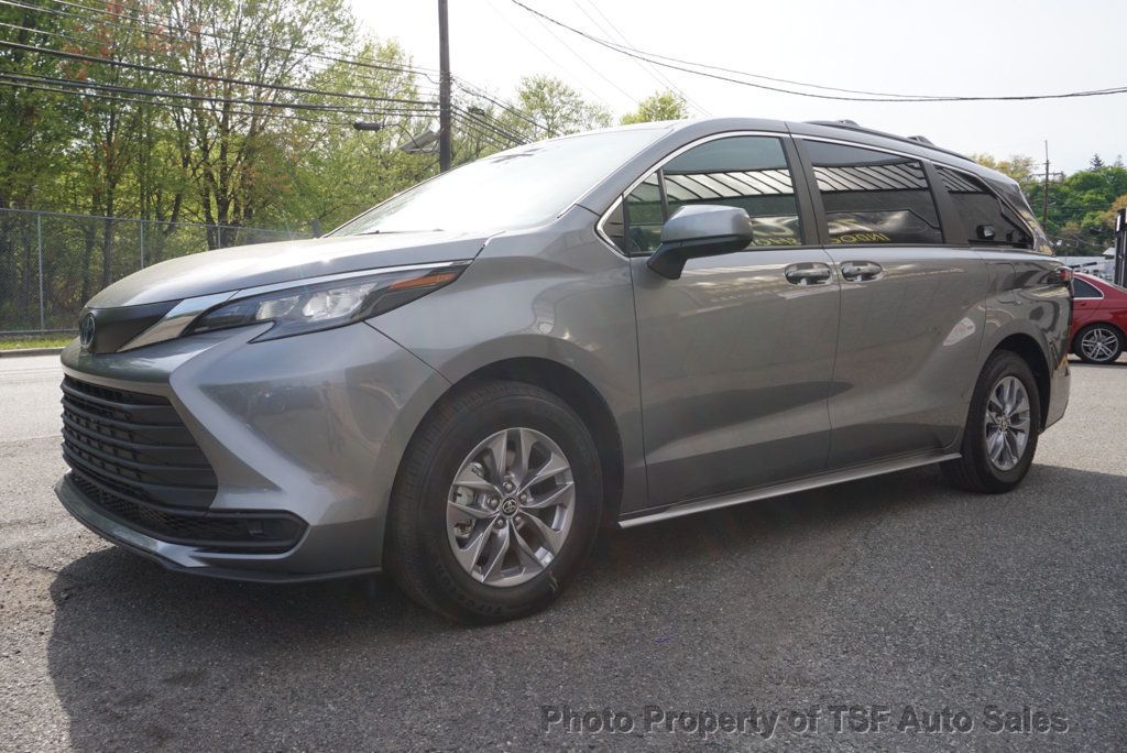 2026 Toyota Sienna LE FWD 8-Passenger - 23018440 - 2