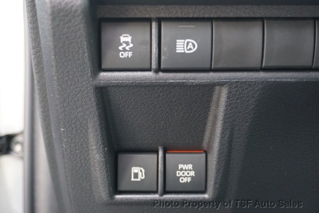 2026 Toyota Sienna LE FWD 8-Passenger - 23018440 - 37