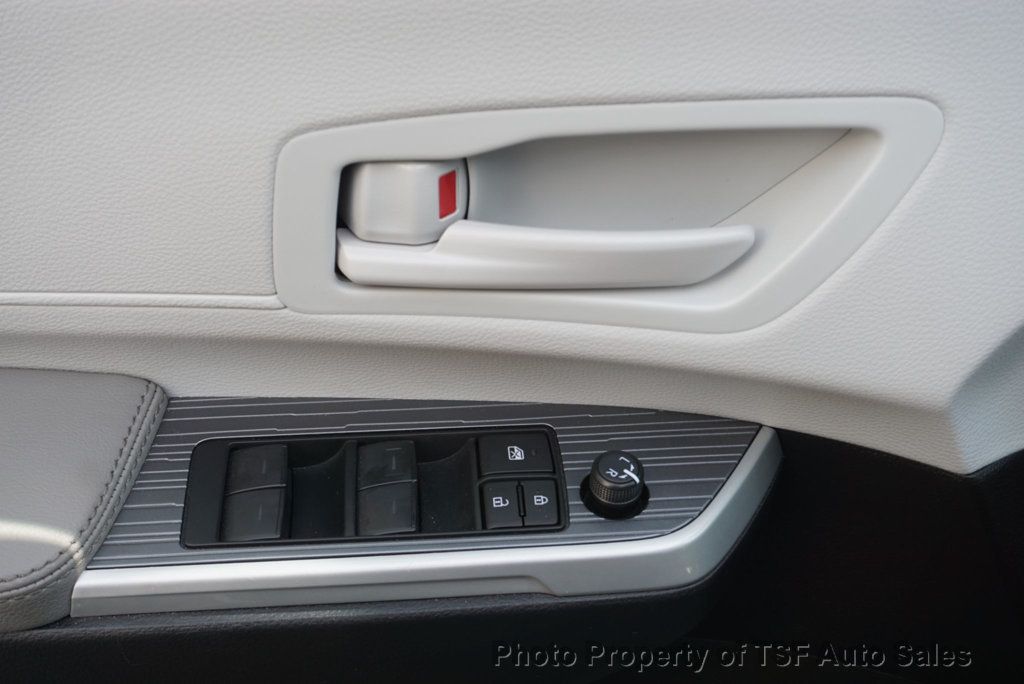 2026 Toyota Sienna LE FWD 8-Passenger - 23018440 - 38