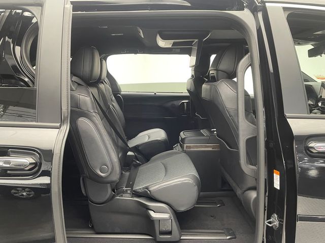 2026 Toyota Sienna Platinum AWD 7-Passenger - 22992791 - 34