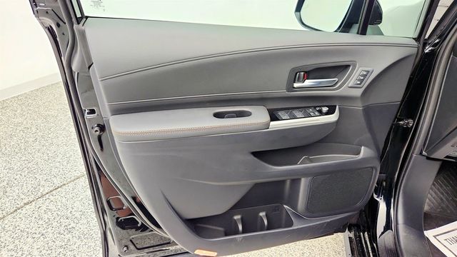 2026 Toyota Sienna Platinum AWD 7-Seater w/ 1080p HD Rear Seat Entertainment - 23006922 - 10