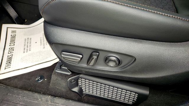 2026 Toyota Sienna Platinum AWD 7-Seater w/ 1080p HD Rear Seat Entertainment - 23006922 - 11