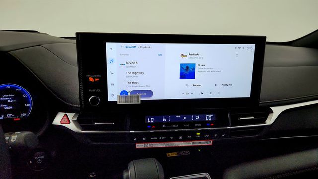 2026 Toyota Sienna Platinum AWD 7-Seater w/ 1080p HD Rear Seat Entertainment - 23006922 - 17