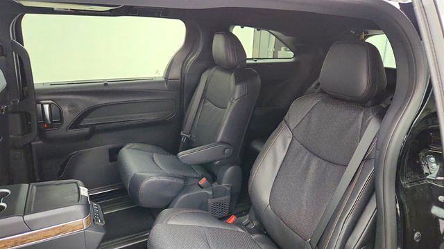 2026 Toyota Sienna Platinum AWD 7-Seater w/ 1080p HD Rear Seat Entertainment - 23006922 - 20