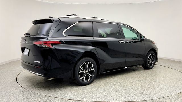 2026 Toyota Sienna Platinum AWD 7-Seater w/ 1080p HD Rear Seat Entertainment - 23006922 - 4