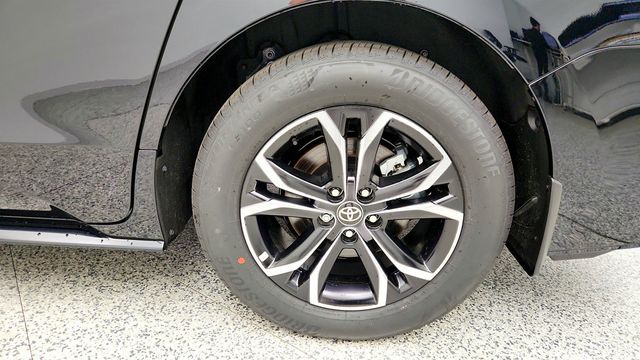 2026 Toyota Sienna Platinum AWD 7-Seater w/ 1080p HD Rear Seat Entertainment - 23006922 - 8