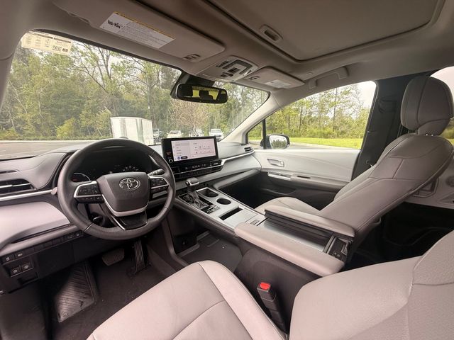 2026 Toyota Sienna XLE - 23093535 - 16