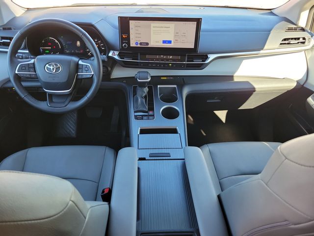 2026 Toyota Sienna XLE FWD 8-Passenger - 23095214 - 12
