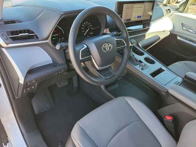 2026 Toyota Sienna XLE FWD 8-Passenger - 23095214 - 3