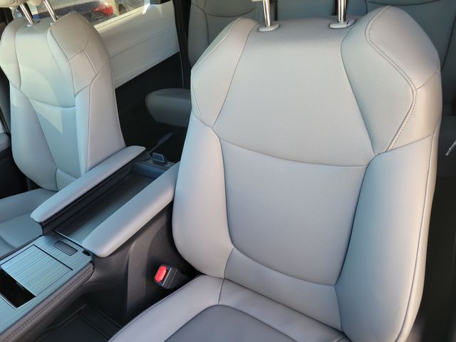 2026 Toyota Sienna XLE FWD 8-Passenger - 23095214 - 6