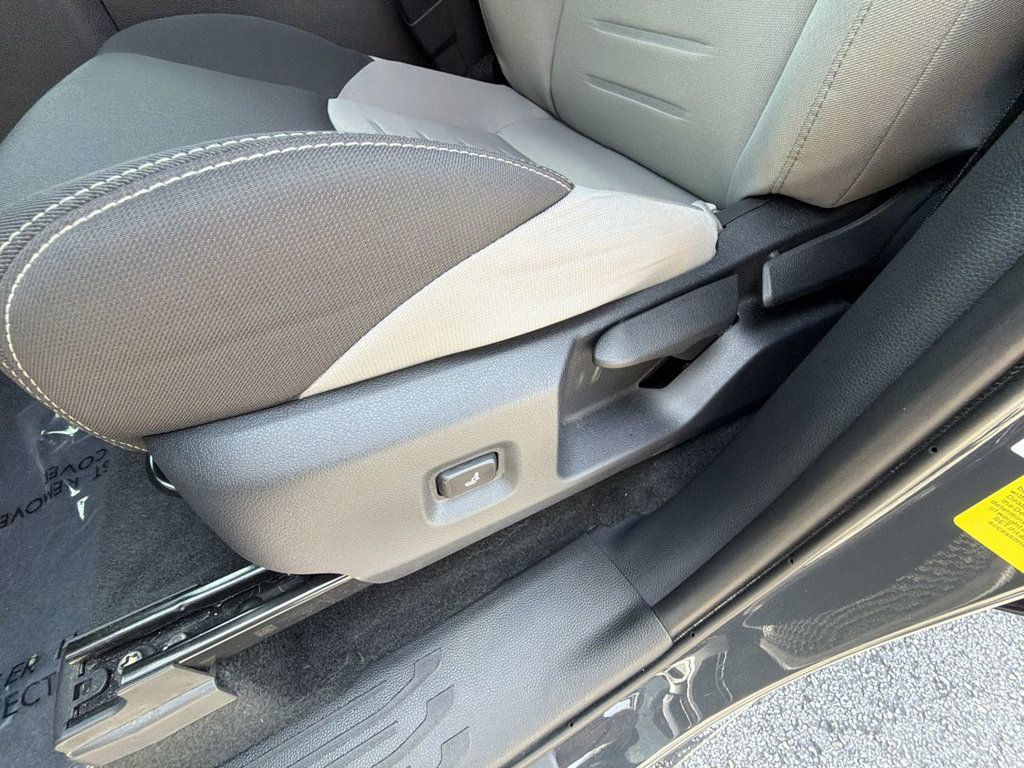 Toyota Tacoma 4WD DOUBLE CAB photo 13