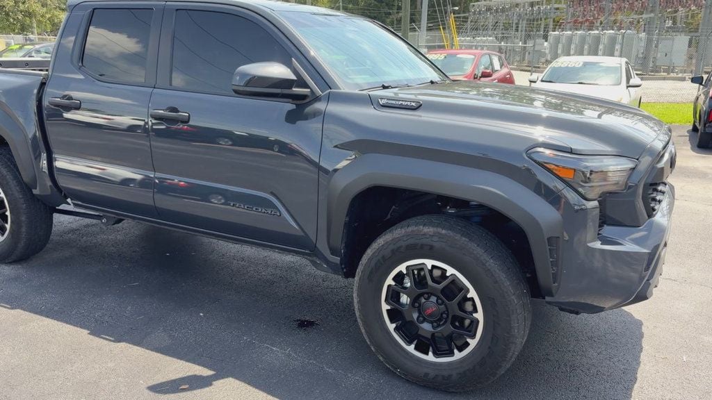 Toyota Tacoma 4WD DOUBLE CAB photo 2