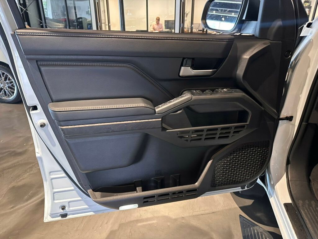 2026 Toyota Tacoma 4WD LocalTrade/Limited/Htd&CldSeats/MoonRoof/AdapCruise/JBL Audio - 23031477 - 13