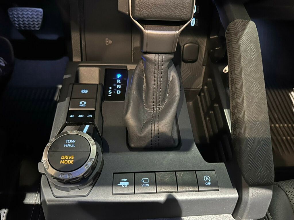 2026 Toyota Tacoma 4WD LocalTrade/Limited/Htd&CldSeats/MoonRoof/AdapCruise/JBL Audio - 23031477 - 22