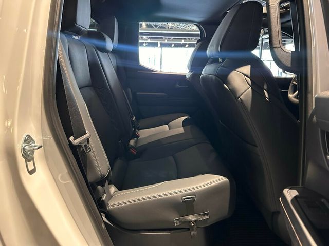 2026 Toyota Tacoma 4WD LocalTrade/Limited/Htd&CldSeats/MoonRoof/AdapCruise/JBL Audio - 23031477 - 29
