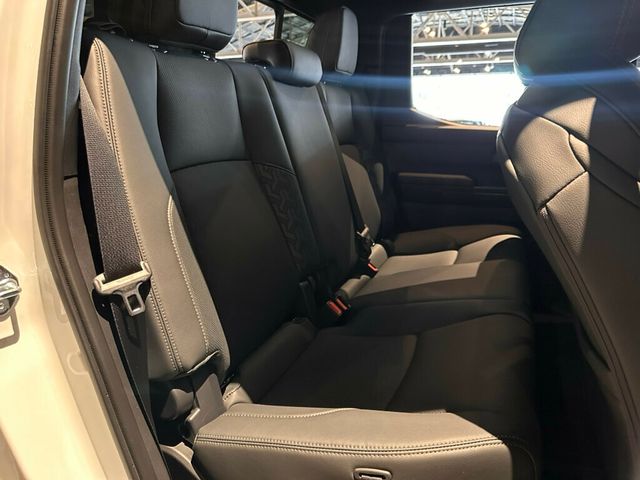 2026 Toyota Tacoma 4WD LocalTrade/Limited/Htd&CldSeats/MoonRoof/AdapCruise/JBL Audio - 23031477 - 30