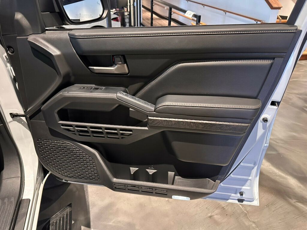 2026 Toyota Tacoma 4WD LocalTrade/Limited/Htd&CldSeats/MoonRoof/AdapCruise/JBL Audio - 23031477 - 31