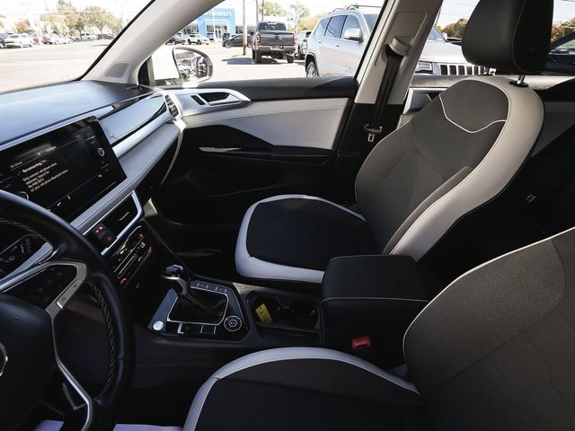 2026 Volkswagen Taos 1.5T SE - 23093205 - 32