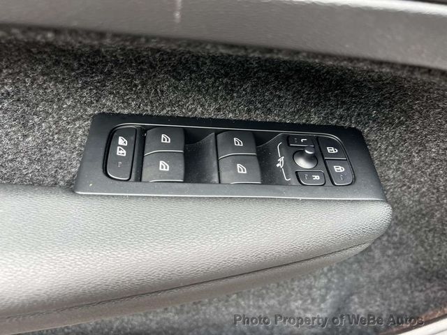 2026 Volvo XC40 B5 AWD Ultra Black Edition - 23012431 - 16