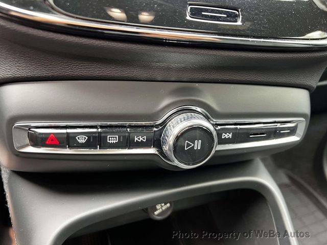 2026 Volvo XC40 B5 AWD Ultra Black Edition - 23012431 - 30