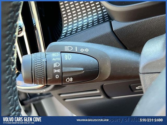 2026 Volvo XC40 B5 AWD Ultra Black Edition - 23012435 - 22