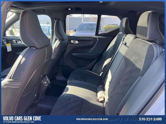 2026 Volvo XC40 B5 AWD Ultra Black Edition - 23012435 - 8